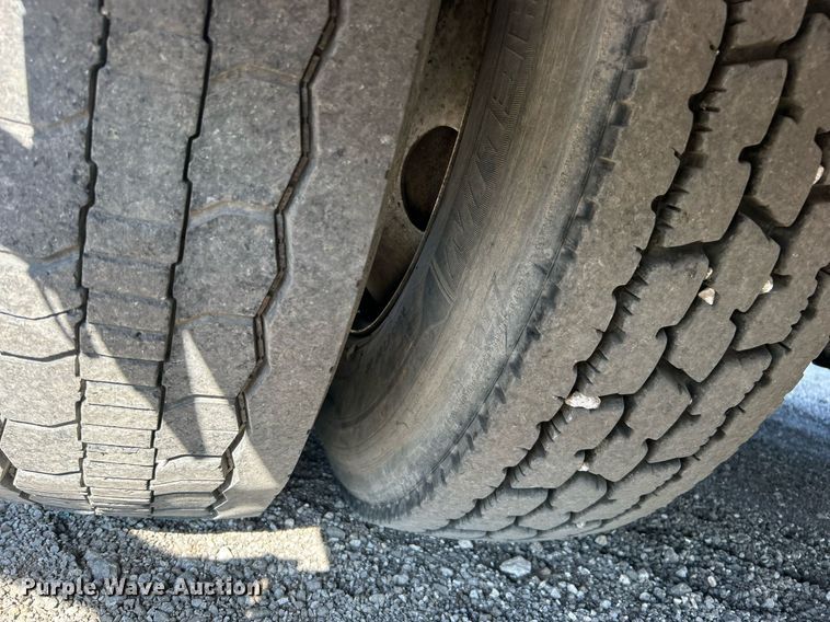 image for item EG1064 2013 Peterbilt  337 delivery truck