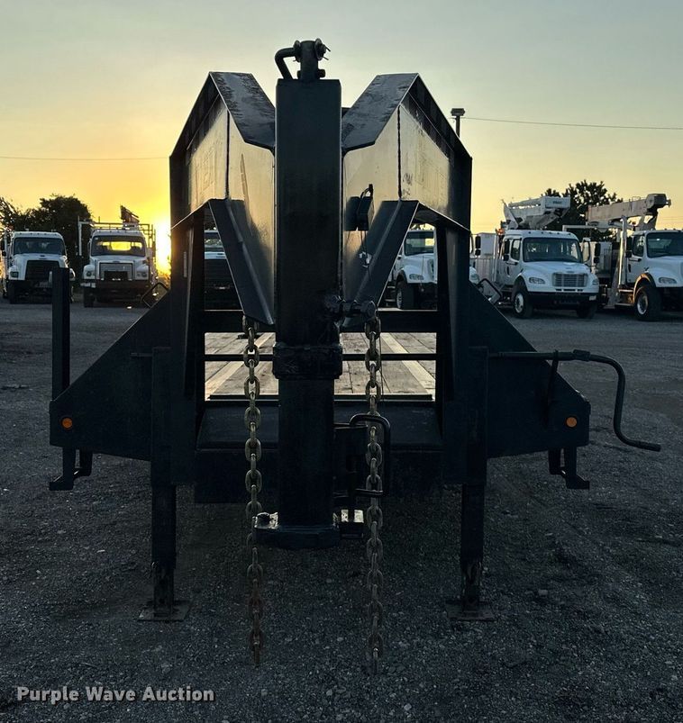 image for item EG1068 2015 Big Tex 22GN-40BK equipment trailer