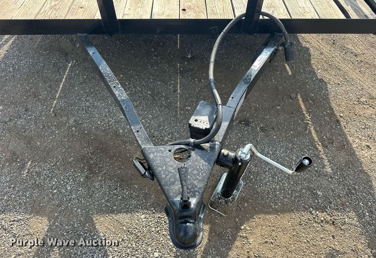 image for item EG1075 2014 Bulldog  716E utility trailer