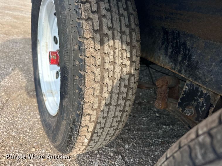 image for item EG1075 2014 Bulldog  716E utility trailer