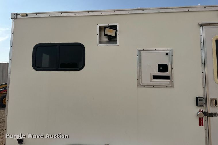 image for item EG1076 2010 Forest River  fiber optic trailer 