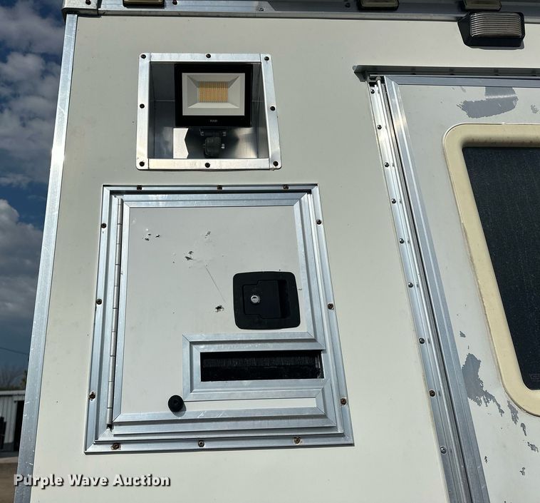 image for item EG1076 2010 Forest River  fiber optic trailer 