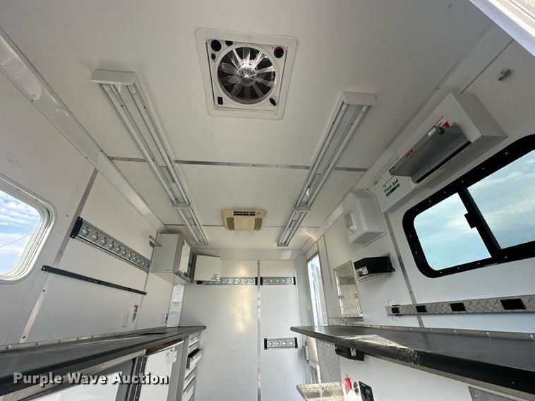 image for item EG1076 2010 Forest River  fiber optic trailer 