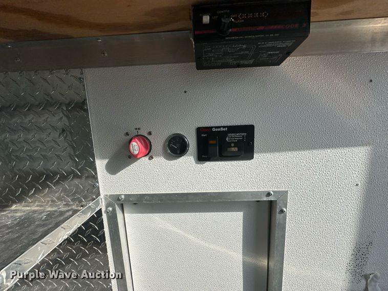 image for item EG1076 2010 Forest River  fiber optic trailer 