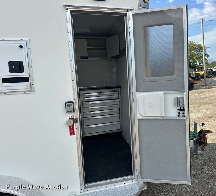 image for item EG1076 2010 Forest River  fiber optic trailer 