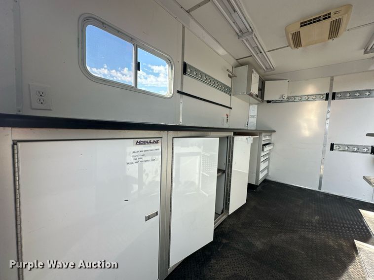 image for item EG1076 2010 Forest River  fiber optic trailer 