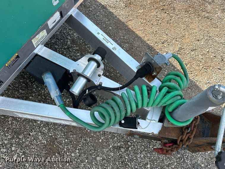 image for item EG1076 2010 Forest River  fiber optic trailer 