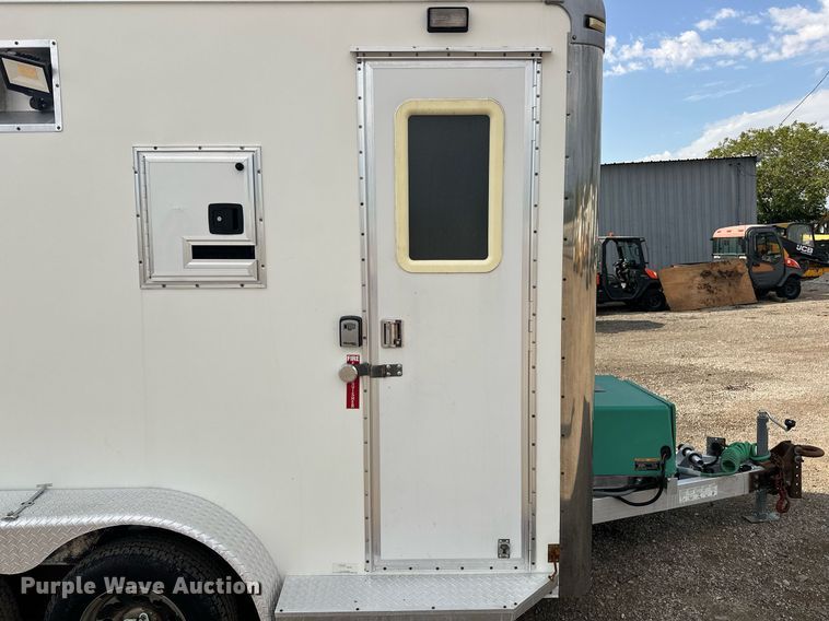 image for item EG1076 2010 Forest River  fiber optic trailer 