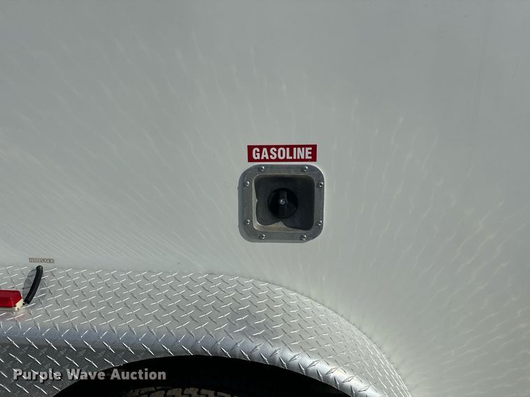 image for item EG1076 2010 Forest River  fiber optic trailer 