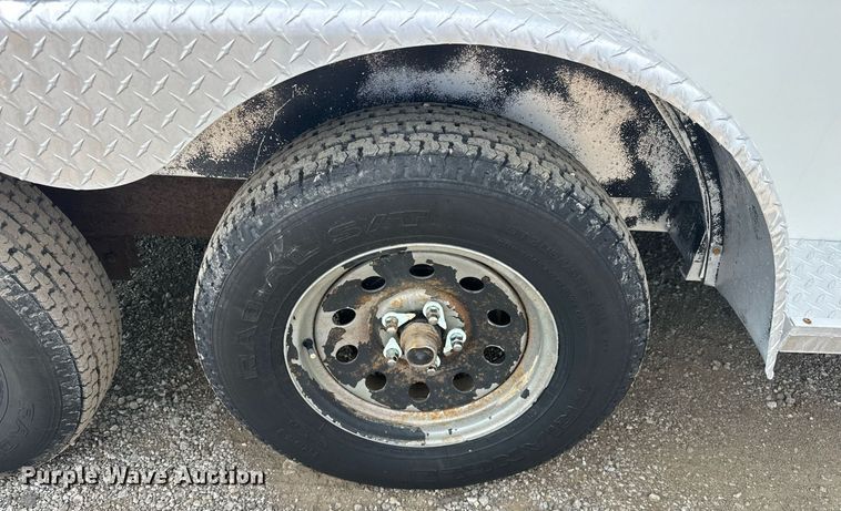 image for item EG1076 2010 Forest River  fiber optic trailer 