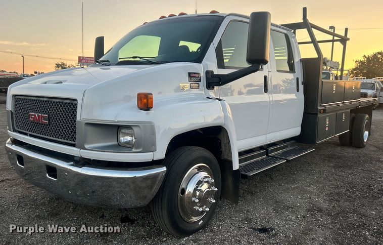 image for item EG1078 2004 GMC  C5500 Crew Cab flatbed truck