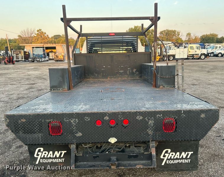 image for item EG1078 2004 GMC  C5500 Crew Cab flatbed truck