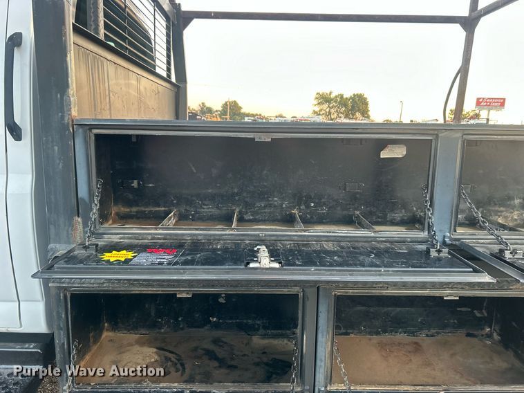 image for item EG1078 2004 GMC  C5500 Crew Cab flatbed truck