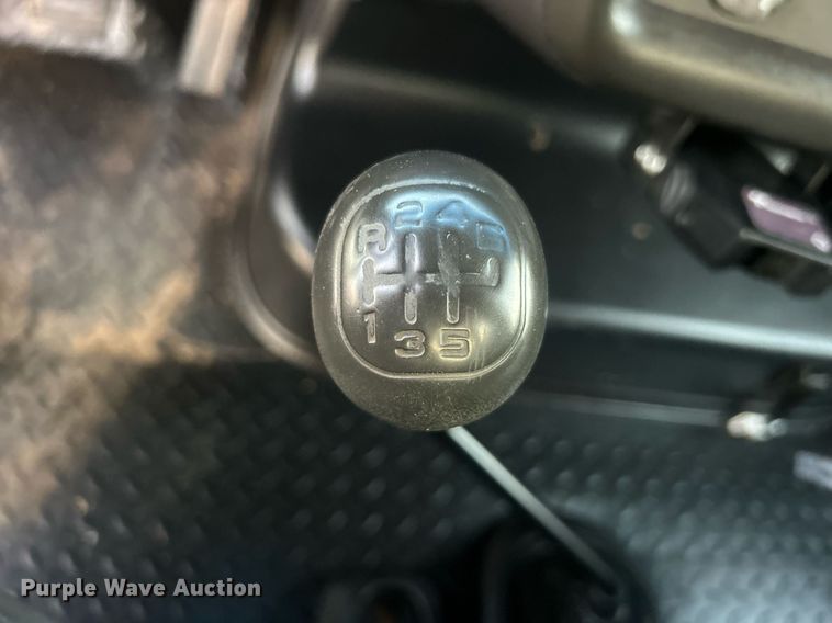 image for item EG1078 2004 GMC  C5500 Crew Cab flatbed truck