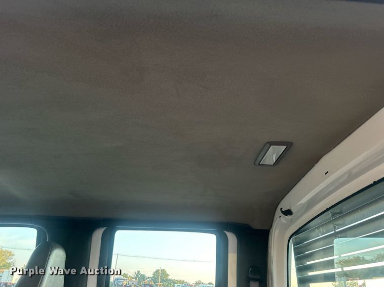 image for item EG1078 2004 GMC  C5500 Crew Cab flatbed truck