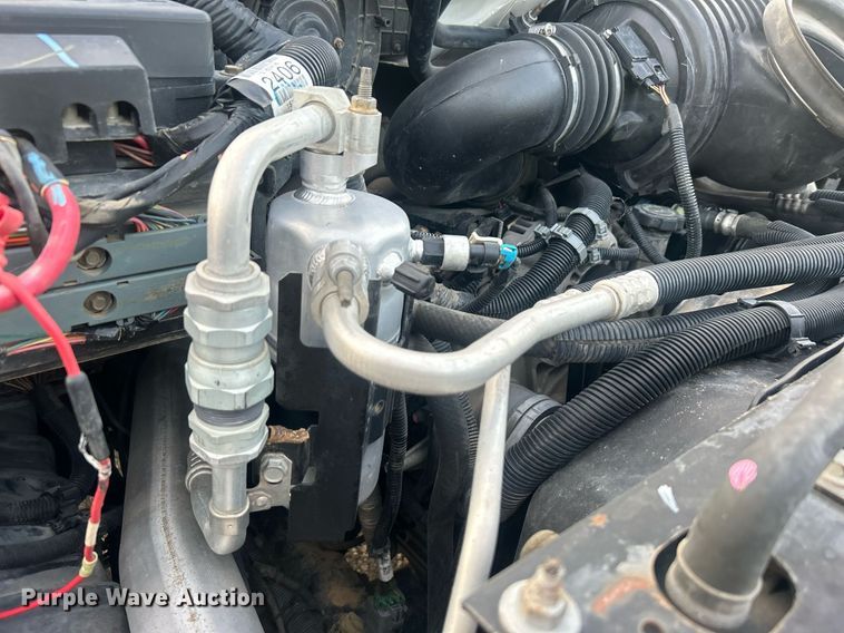 image for item EG1078 2004 GMC  C5500 Crew Cab flatbed truck