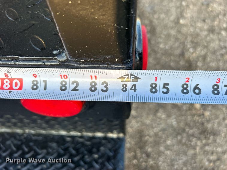 image for item EG1079 2006 Isuzu NPR flatbed truck