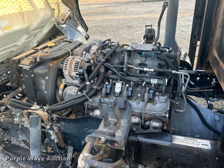 image for item EG1079 2006 Isuzu NPR flatbed truck