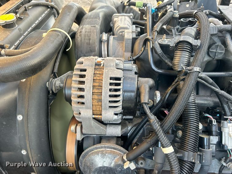 image for item EG1079 2006 Isuzu NPR flatbed truck