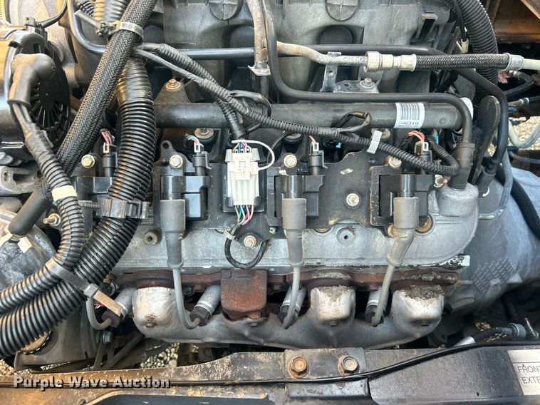 image for item EG1079 2006 Isuzu NPR flatbed truck