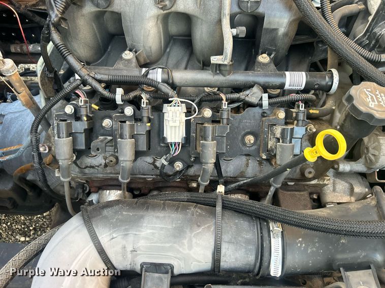 image for item EG1079 2006 Isuzu NPR flatbed truck