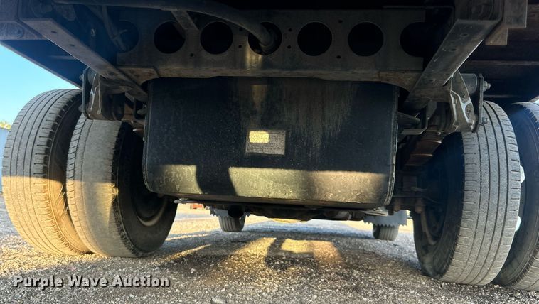 image for item EG1079 2006 Isuzu NPR flatbed truck