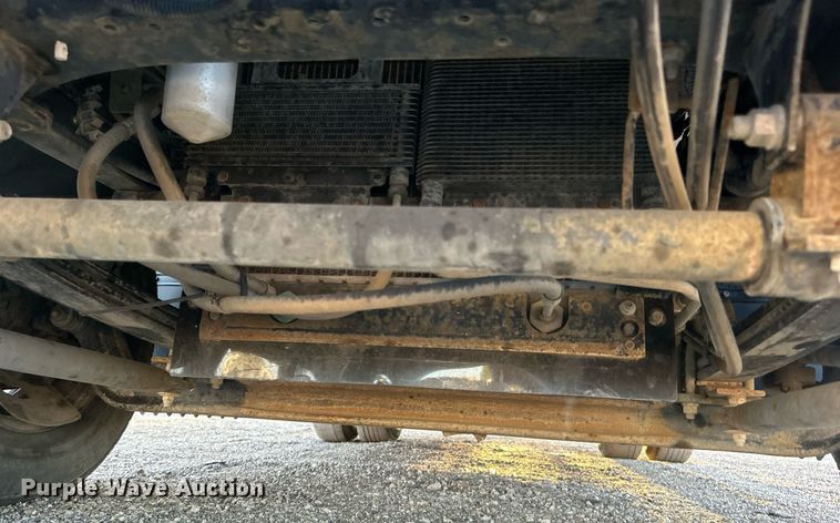 image for item EG1079 2006 Isuzu NPR flatbed truck