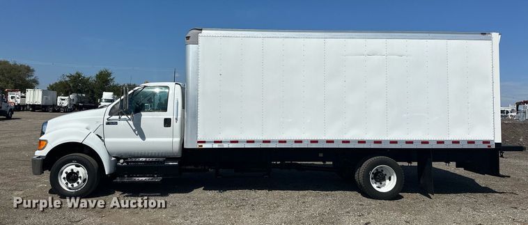 image for item EG1087 2013 Ford  F650 box truck