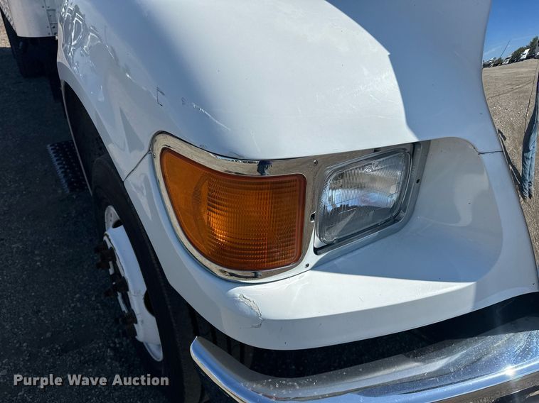 image for item EG1087 2013 Ford  F650 box truck