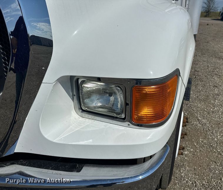 image for item EG1087 2013 Ford  F650 box truck