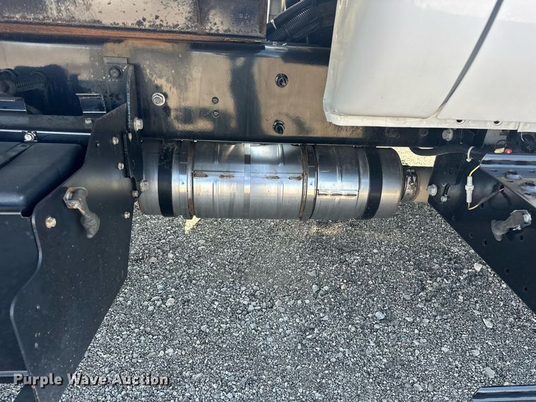 image for item EG1087 2013 Ford  F650 box truck