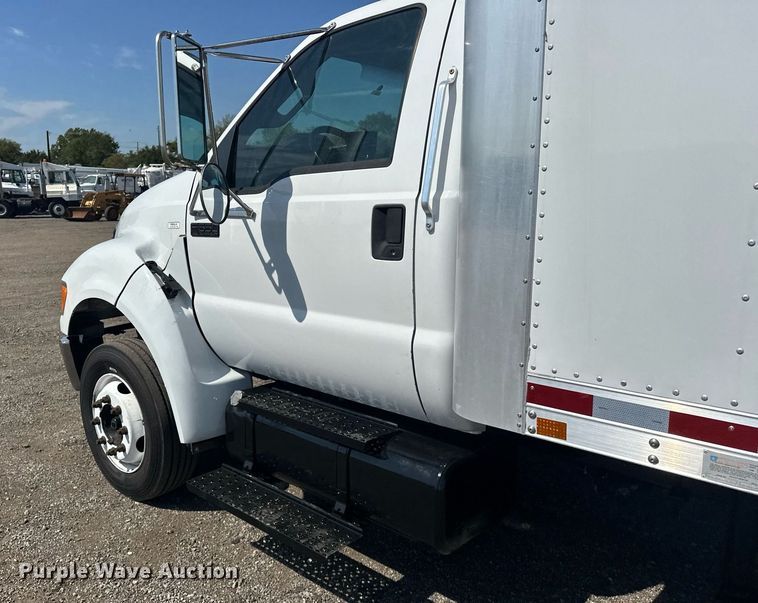 image for item EG1087 2013 Ford  F650 box truck