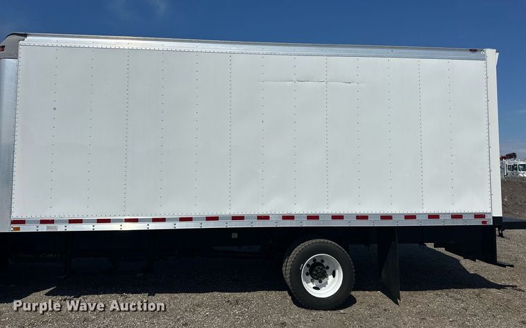 image for item EG1087 2013 Ford  F650 box truck