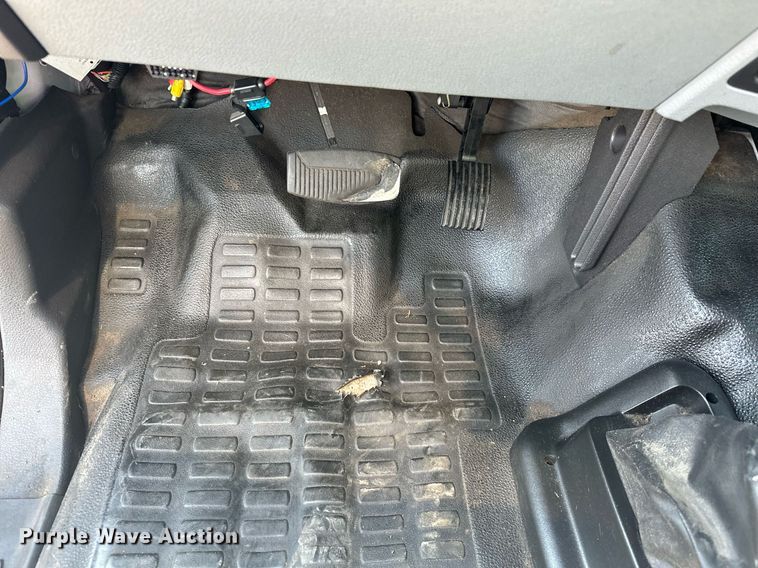 image for item EG1087 2013 Ford  F650 box truck