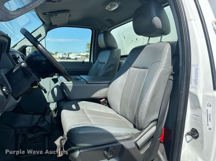 image for item EG1087 2013 Ford  F650 box truck