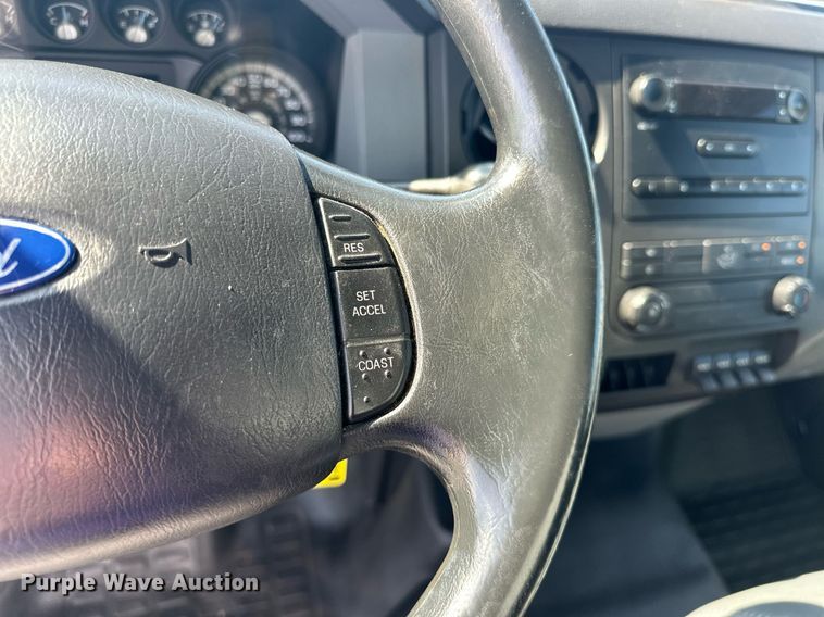 image for item EG1087 2013 Ford  F650 box truck