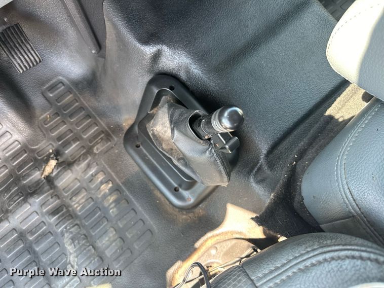 image for item EG1087 2013 Ford  F650 box truck