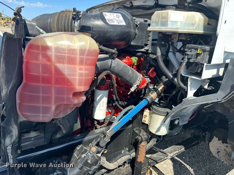 image for item EG1087 2013 Ford  F650 box truck