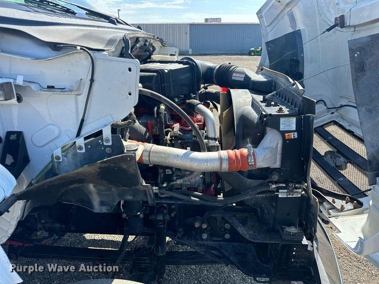 image for item EG1087 2013 Ford  F650 box truck