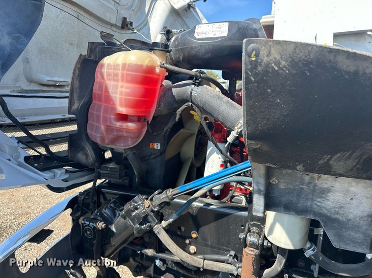 image for item EG1087 2013 Ford  F650 box truck