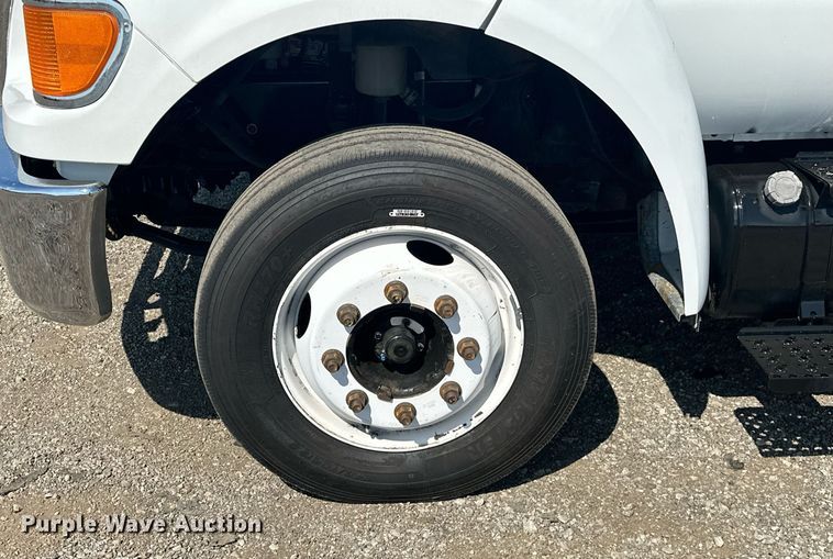 image for item EG1087 2013 Ford  F650 box truck