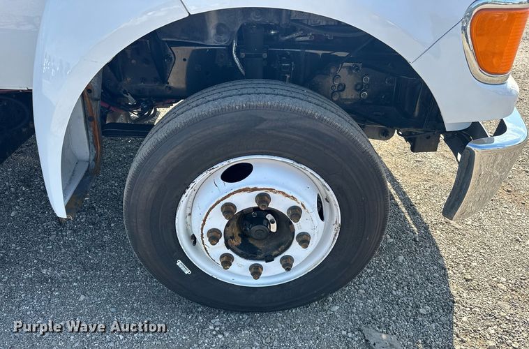 image for item EG1087 2013 Ford  F650 box truck