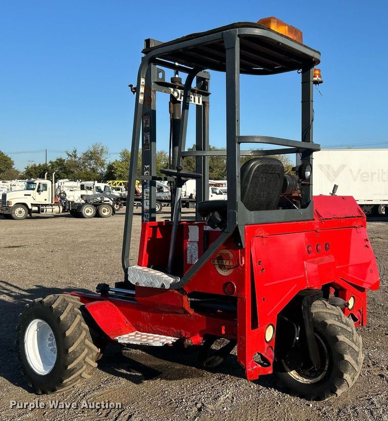 image for item EG1095 2000 Moffett M5000 forklift
