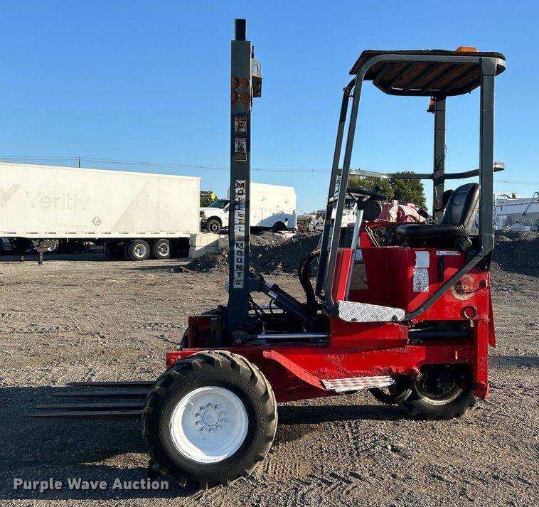 image for item EG1095 2000 Moffett M5000 forklift