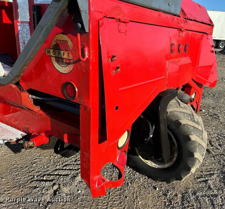 image for item EG1095 2000 Moffett M5000 forklift