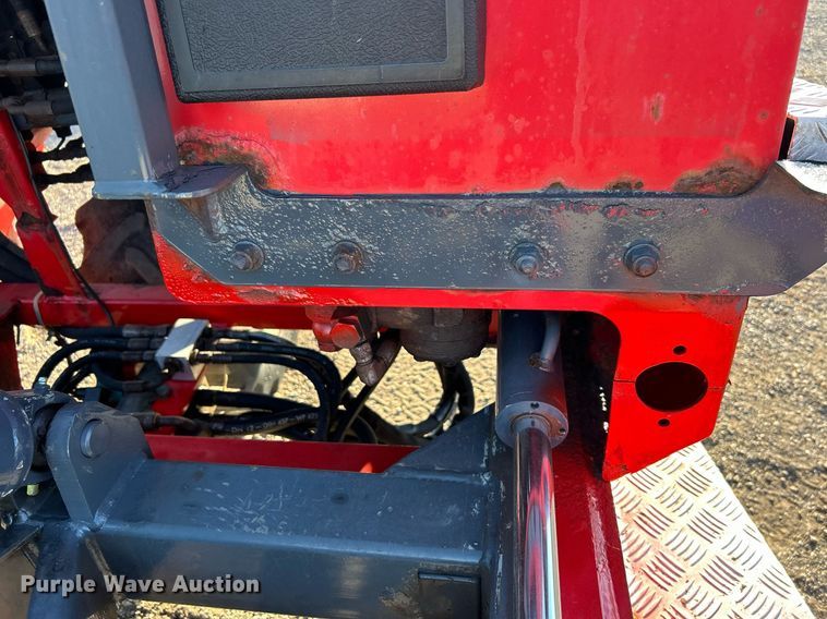 image for item EG1095 2000 Moffett M5000 forklift