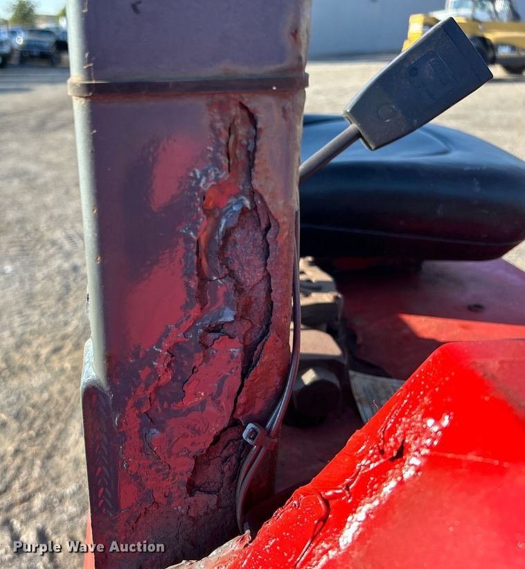 image for item EG1095 2000 Moffett M5000 forklift