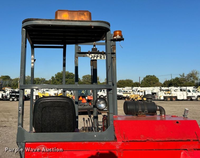 image for item EG1095 2000 Moffett M5000 forklift