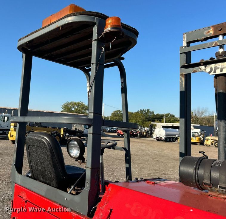 image for item EG1095 2000 Moffett M5000 forklift