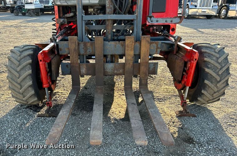 image for item EG1095 2000 Moffett M5000 forklift